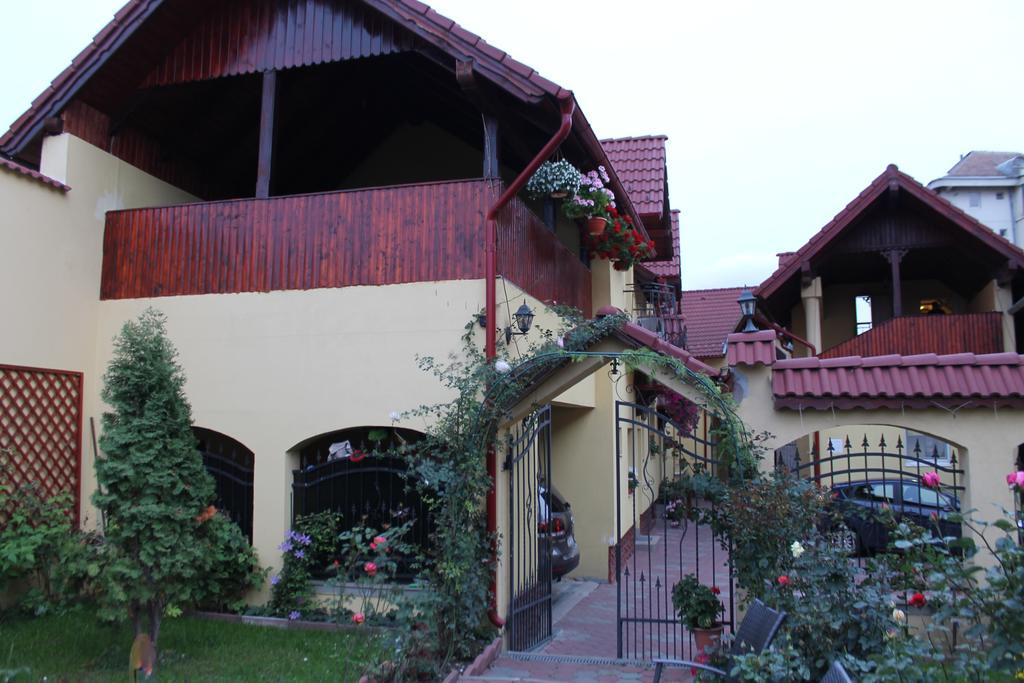 Pensiunea Magnolia Sibiu Exteriör bild